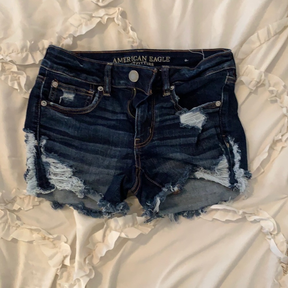 American Eagle distressed jean shorts. Size 6